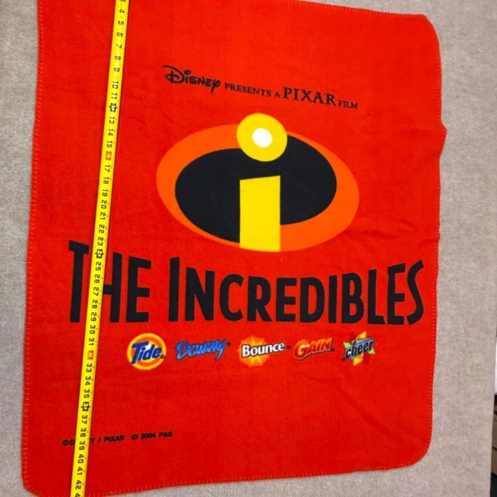Disney Pixar Vintage 2004 The Incredibles Advertising P&G Fleece Blanket (38x42)